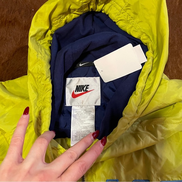 VINTAGE NIKE ZIP UP HOODED LINED WINDBREAKER JACKET WITH FRONT LOGO - Picture 3 of 3